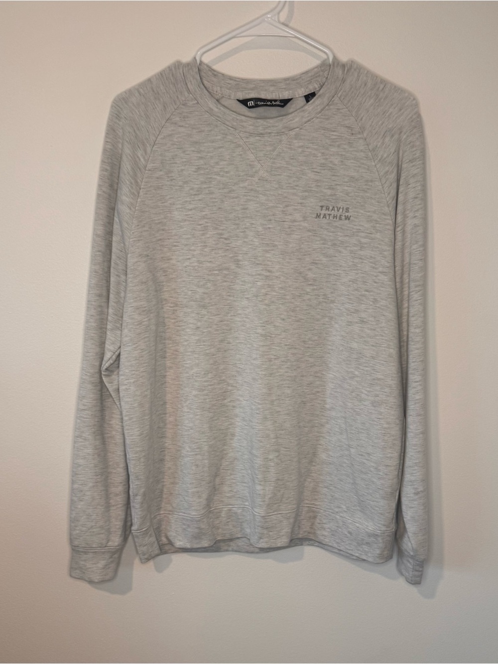 TravisMathew Men’s Large Gray Heather Raglan Crewneck Sweatshirt